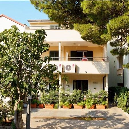 Vila Doris Hotel Baska Voda Bagian luar foto