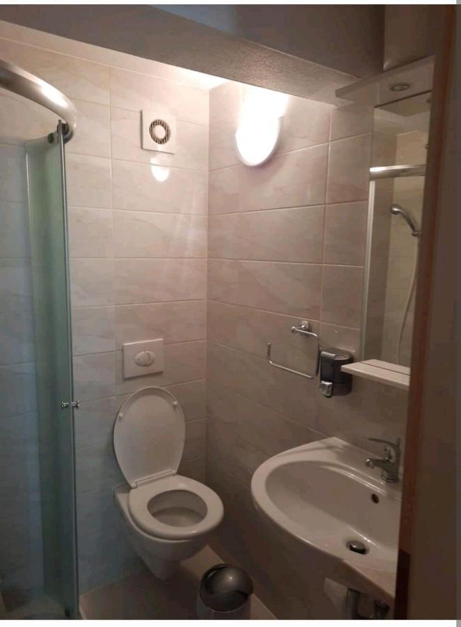 Vila Doris Hotel Baska Voda Bagian luar foto